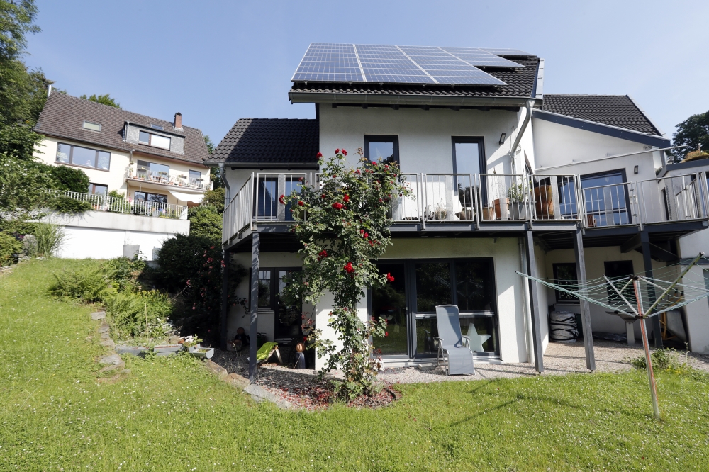 Ansicht Terrassen und Balkon